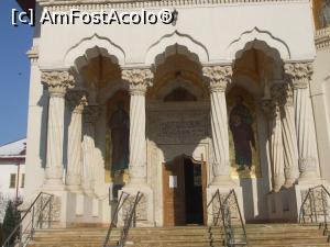 [P33] Mănăstirea Duminica Sfinților Rom&acirc;ni - Biserica, intrarea. » foto by iulianic
 - 
<span class="allrVoted glyphicon glyphicon-heart hidden" id="av1215847"></span>
<a class="m-l-10 hidden" id="sv1215847" onclick="voting_Foto_DelVot(,1215847,3511)" role="button">șterge vot <span class="glyphicon glyphicon-remove"></span></a>
<a id="v91215847" class=" c-red"  onclick="voting_Foto_SetVot(1215847)" role="button"><span class="glyphicon glyphicon-heart-empty"></span> <b>LIKE</b> = Votează poza</a> <img class="hidden"  id="f1215847W9" src="/imagini/loader.gif" border="0" /><span class="AjErrMes hidden" id="e1215847ErM"></span>