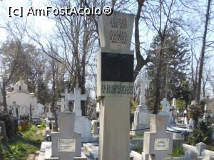 [P20] Cimitirul Bellu - Morm&acirc;ntul lui George Bacovia și al soției sale. » foto by iulianic
 - 
<span class="allrVoted glyphicon glyphicon-heart hidden" id="av1216494"></span>
<a class="m-l-10 hidden" id="sv1216494" onclick="voting_Foto_DelVot(,1216494,3511)" role="button">șterge vot <span class="glyphicon glyphicon-remove"></span></a>
<a id="v91216494" class=" c-red"  onclick="voting_Foto_SetVot(1216494)" role="button"><span class="glyphicon glyphicon-heart-empty"></span> <b>LIKE</b> = Votează poza</a> <img class="hidden"  id="f1216494W9" src="/imagini/loader.gif" border="0" /><span class="AjErrMes hidden" id="e1216494ErM"></span>