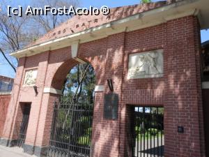 [P01] Cimitirul de onoare Pro Patria - București. Intrarea. » foto by iulianic
 - 
<span class="allrVoted glyphicon glyphicon-heart hidden" id="av1225706"></span>
<a class="m-l-10 hidden" id="sv1225706" onclick="voting_Foto_DelVot(,1225706,3511)" role="button">șterge vot <span class="glyphicon glyphicon-remove"></span></a>
<a id="v91225706" class=" c-red"  onclick="voting_Foto_SetVot(1225706)" role="button"><span class="glyphicon glyphicon-heart-empty"></span> <b>LIKE</b> = Votează poza</a> <img class="hidden"  id="f1225706W9" src="/imagini/loader.gif" border="0" /><span class="AjErrMes hidden" id="e1225706ErM"></span>