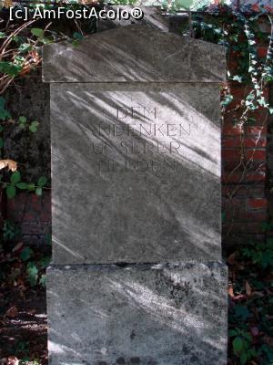 [P14] Cimitirul de onoare Pro Patria - București. Monument cu inscripția "Dem Andenken unserer Helden" (&Icirc;n amintirea eroilor noștri). » foto by iulianic
 - 
<span class="allrVoted glyphicon glyphicon-heart hidden" id="av1225719"></span>
<a class="m-l-10 hidden" id="sv1225719" onclick="voting_Foto_DelVot(,1225719,3511)" role="button">șterge vot <span class="glyphicon glyphicon-remove"></span></a>
<a id="v91225719" class=" c-red"  onclick="voting_Foto_SetVot(1225719)" role="button"><span class="glyphicon glyphicon-heart-empty"></span> <b>LIKE</b> = Votează poza</a> <img class="hidden"  id="f1225719W9" src="/imagini/loader.gif" border="0" /><span class="AjErrMes hidden" id="e1225719ErM"></span>