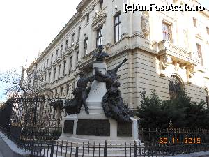 [P20] București - Centrul vechi. Monumentul Eugeniu Carada de lângă Banca Națională a României.  » foto by iulianic
 - 
<span class="allrVoted glyphicon glyphicon-heart hidden" id="av695824"></span>
<a class="m-l-10 hidden" id="sv695824" onclick="voting_Foto_DelVot(,695824,3511)" role="button">șterge vot <span class="glyphicon glyphicon-remove"></span></a>
<a id="v9695824" class=" c-red"  onclick="voting_Foto_SetVot(695824)" role="button"><span class="glyphicon glyphicon-heart-empty"></span> <b>LIKE</b> = Votează poza</a> <img class="hidden"  id="f695824W9" src="/imagini/loader.gif" border="0" /><span class="AjErrMes hidden" id="e695824ErM"></span>