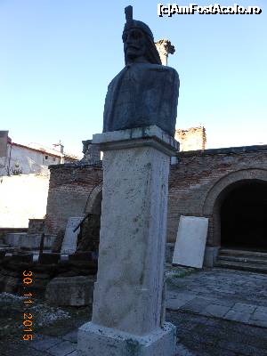 [P05] București - Centrul vechi. Bustul lui Vlad Țepeș la Curtea Domnească.  » foto by iulianic
 - 
<span class="allrVoted glyphicon glyphicon-heart hidden" id="av695809"></span>
<a class="m-l-10 hidden" id="sv695809" onclick="voting_Foto_DelVot(,695809,3511)" role="button">șterge vot <span class="glyphicon glyphicon-remove"></span></a>
<a id="v9695809" class=" c-red"  onclick="voting_Foto_SetVot(695809)" role="button"><span class="glyphicon glyphicon-heart-empty"></span> <b>LIKE</b> = Votează poza</a> <img class="hidden"  id="f695809W9" src="/imagini/loader.gif" border="0" /><span class="AjErrMes hidden" id="e695809ErM"></span>