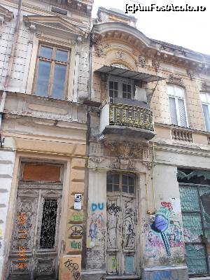 [P51] București - Centrul Vechi.  » foto by iulianic
 - 
<span class="allrVoted glyphicon glyphicon-heart hidden" id="av695862"></span>
<a class="m-l-10 hidden" id="sv695862" onclick="voting_Foto_DelVot(,695862,3511)" role="button">șterge vot <span class="glyphicon glyphicon-remove"></span></a>
<a id="v9695862" class=" c-red"  onclick="voting_Foto_SetVot(695862)" role="button"><span class="glyphicon glyphicon-heart-empty"></span> <b>LIKE</b> = Votează poza</a> <img class="hidden"  id="f695862W9" src="/imagini/loader.gif" border="0" /><span class="AjErrMes hidden" id="e695862ErM"></span>