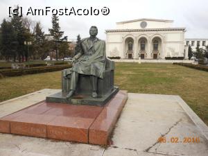 [P10] Opera Română - Statuia lui George Enescu realizată de Ion Jalea.  » foto by iulianic
 - 
<span class="allrVoted glyphicon glyphicon-heart hidden" id="av711703"></span>
<a class="m-l-10 hidden" id="sv711703" onclick="voting_Foto_DelVot(,711703,3511)" role="button">șterge vot <span class="glyphicon glyphicon-remove"></span></a>
<a id="v9711703" class=" c-red"  onclick="voting_Foto_SetVot(711703)" role="button"><span class="glyphicon glyphicon-heart-empty"></span> <b>LIKE</b> = Votează poza</a> <img class="hidden"  id="f711703W9" src="/imagini/loader.gif" border="0" /><span class="AjErrMes hidden" id="e711703ErM"></span>