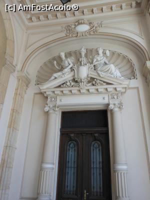 [P24] Clădiri emblematice în capitală - Decorațiuni la fostul Palat al Poștei.  » foto by iulianic
 - 
<span class="allrVoted glyphicon glyphicon-heart hidden" id="av715086"></span>
<a class="m-l-10 hidden" id="sv715086" onclick="voting_Foto_DelVot(,715086,3511)" role="button">șterge vot <span class="glyphicon glyphicon-remove"></span></a>
<a id="v9715086" class=" c-red"  onclick="voting_Foto_SetVot(715086)" role="button"><span class="glyphicon glyphicon-heart-empty"></span> <b>LIKE</b> = Votează poza</a> <img class="hidden"  id="f715086W9" src="/imagini/loader.gif" border="0" /><span class="AjErrMes hidden" id="e715086ErM"></span>