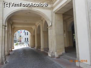 [P19] București - Hotel Novotel, portalul reconstruit al vechiului Teatru Național.  » foto by iulianic
 - 
<span class="allrVoted glyphicon glyphicon-heart hidden" id="av730613"></span>
<a class="m-l-10 hidden" id="sv730613" onclick="voting_Foto_DelVot(,730613,3511)" role="button">șterge vot <span class="glyphicon glyphicon-remove"></span></a>
<a id="v9730613" class=" c-red"  onclick="voting_Foto_SetVot(730613)" role="button"><span class="glyphicon glyphicon-heart-empty"></span> <b>LIKE</b> = Votează poza</a> <img class="hidden"  id="f730613W9" src="/imagini/loader.gif" border="0" /><span class="AjErrMes hidden" id="e730613ErM"></span>