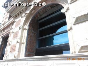 [P09] București - Sediul Uniunii Arhitecţilor din România. Prin deschiderile fostelor ferestre se vede noua clădire.  » foto by iulianic
 - 
<span class="allrVoted glyphicon glyphicon-heart hidden" id="av730603"></span>
<a class="m-l-10 hidden" id="sv730603" onclick="voting_Foto_DelVot(,730603,3511)" role="button">șterge vot <span class="glyphicon glyphicon-remove"></span></a>
<a id="v9730603" class=" c-red"  onclick="voting_Foto_SetVot(730603)" role="button"><span class="glyphicon glyphicon-heart-empty"></span> <b>LIKE</b> = Votează poza</a> <img class="hidden"  id="f730603W9" src="/imagini/loader.gif" border="0" /><span class="AjErrMes hidden" id="e730603ErM"></span>