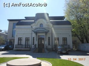 [P33] Pe urmele lui Mircea Eliade - Farmecul vechilor clădiri.  » foto by iulianic
 - 
<span class="allrVoted glyphicon glyphicon-heart hidden" id="av846265"></span>
<a class="m-l-10 hidden" id="sv846265" onclick="voting_Foto_DelVot(,846265,3511)" role="button">șterge vot <span class="glyphicon glyphicon-remove"></span></a>
<a id="v9846265" class=" c-red"  onclick="voting_Foto_SetVot(846265)" role="button"><span class="glyphicon glyphicon-heart-empty"></span> <b>LIKE</b> = Votează poza</a> <img class="hidden"  id="f846265W9" src="/imagini/loader.gif" border="0" /><span class="AjErrMes hidden" id="e846265ErM"></span>