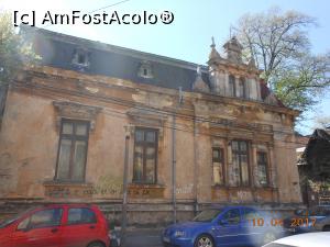 [P36] Pe urmele lui Mircea Eliade - Clădiri istorice cu ziduri mâzgălite.  » foto by iulianic
 - 
<span class="allrVoted glyphicon glyphicon-heart hidden" id="av846268"></span>
<a class="m-l-10 hidden" id="sv846268" onclick="voting_Foto_DelVot(,846268,3511)" role="button">șterge vot <span class="glyphicon glyphicon-remove"></span></a>
<a id="v9846268" class=" c-red"  onclick="voting_Foto_SetVot(846268)" role="button"><span class="glyphicon glyphicon-heart-empty"></span> <b>LIKE</b> = Votează poza</a> <img class="hidden"  id="f846268W9" src="/imagini/loader.gif" border="0" /><span class="AjErrMes hidden" id="e846268ErM"></span>