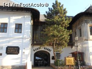 [P06] București - Hanul lui Manuc. Vedere din Piața Sf. Anton.  » foto by iulianic
 - 
<span class="allrVoted glyphicon glyphicon-heart hidden" id="av1110232"></span>
<a class="m-l-10 hidden" id="sv1110232" onclick="voting_Foto_DelVot(,1110232,3511)" role="button">șterge vot <span class="glyphicon glyphicon-remove"></span></a>
<a id="v91110232" class=" c-red"  onclick="voting_Foto_SetVot(1110232)" role="button"><span class="glyphicon glyphicon-heart-empty"></span> <b>LIKE</b> = Votează poza</a> <img class="hidden"  id="f1110232W9" src="/imagini/loader.gif" border="0" /><span class="AjErrMes hidden" id="e1110232ErM"></span>