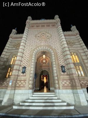 [P43] Templul Coral, București. » foto by Floria
 - 
<span class="allrVoted glyphicon glyphicon-heart hidden" id="av1518689"></span>
<a class="m-l-10 hidden" id="sv1518689" onclick="voting_Foto_DelVot(,1518689,3511)" role="button">șterge vot <span class="glyphicon glyphicon-remove"></span></a>
<a id="v91518689" class=" c-red"  onclick="voting_Foto_SetVot(1518689)" role="button"><span class="glyphicon glyphicon-heart-empty"></span> <b>LIKE</b> = Votează poza</a> <img class="hidden"  id="f1518689W9" src="/imagini/loader.gif" border="0" /><span class="AjErrMes hidden" id="e1518689ErM"></span>