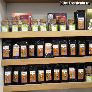 [P18] Carturesti Carusel- Imposibil sa nu gasiti sortimentul preferat de ceai... » foto by Floria
 - 
<span class="allrVoted glyphicon glyphicon-heart hidden" id="av604403"></span>
<a class="m-l-10 hidden" id="sv604403" onclick="voting_Foto_DelVot(,604403,3511)" role="button">șterge vot <span class="glyphicon glyphicon-remove"></span></a>
<a id="v9604403" class=" c-red"  onclick="voting_Foto_SetVot(604403)" role="button"><span class="glyphicon glyphicon-heart-empty"></span> <b>LIKE</b> = Votează poza</a> <img class="hidden"  id="f604403W9" src="/imagini/loader.gif" border="0" /><span class="AjErrMes hidden" id="e604403ErM"></span>