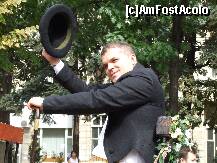 [P21] un domn ne saluta elegant de la inaltimea calestii! » foto by recul*
 - 
<span class="allrVoted glyphicon glyphicon-heart hidden" id="av135989"></span>
<a class="m-l-10 hidden" id="sv135989" onclick="voting_Foto_DelVot(,135989,3511)" role="button">șterge vot <span class="glyphicon glyphicon-remove"></span></a>
<a id="v9135989" class=" c-red"  onclick="voting_Foto_SetVot(135989)" role="button"><span class="glyphicon glyphicon-heart-empty"></span> <b>LIKE</b> = Votează poza</a> <img class="hidden"  id="f135989W9" src="/imagini/loader.gif" border="0" /><span class="AjErrMes hidden" id="e135989ErM"></span>