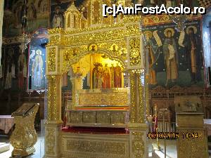 [P10] Racla cu moastele Sf. Nicolae.  » foto by elviramvio
 - 
<span class="allrVoted glyphicon glyphicon-heart hidden" id="av686446"></span>
<a class="m-l-10 hidden" id="sv686446" onclick="voting_Foto_DelVot(,686446,3511)" role="button">șterge vot <span class="glyphicon glyphicon-remove"></span></a>
<a id="v9686446" class=" c-red"  onclick="voting_Foto_SetVot(686446)" role="button"><span class="glyphicon glyphicon-heart-empty"></span> <b>LIKE</b> = Votează poza</a> <img class="hidden"  id="f686446W9" src="/imagini/loader.gif" border="0" /><span class="AjErrMes hidden" id="e686446ErM"></span>