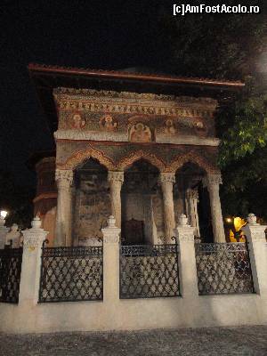 [P02] Biserica Stavropoleos, seara » foto by zuftim
 - 
<span class="allrVoted glyphicon glyphicon-heart hidden" id="av546034"></span>
<a class="m-l-10 hidden" id="sv546034" onclick="voting_Foto_DelVot(,546034,3511)" role="button">șterge vot <span class="glyphicon glyphicon-remove"></span></a>
<a id="v9546034" class=" c-red"  onclick="voting_Foto_SetVot(546034)" role="button"><span class="glyphicon glyphicon-heart-empty"></span> <b>LIKE</b> = Votează poza</a> <img class="hidden"  id="f546034W9" src="/imagini/loader.gif" border="0" /><span class="AjErrMes hidden" id="e546034ErM"></span>