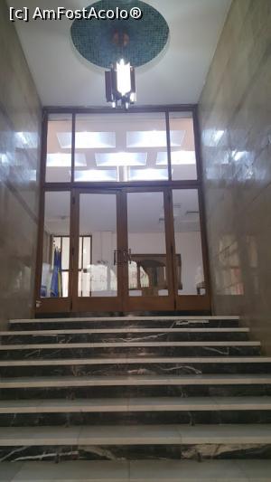 [P22] Treptele de la intrarea secundara » foto by ultrasro
 - 
<span class="allrVoted glyphicon glyphicon-heart hidden" id="av1063407"></span>
<a class="m-l-10 hidden" id="sv1063407" onclick="voting_Foto_DelVot(,1063407,3511)" role="button">șterge vot <span class="glyphicon glyphicon-remove"></span></a>
<a id="v91063407" class=" c-red"  onclick="voting_Foto_SetVot(1063407)" role="button"><span class="glyphicon glyphicon-heart-empty"></span> <b>LIKE</b> = Votează poza</a> <img class="hidden"  id="f1063407W9" src="/imagini/loader.gif" border="0" /><span class="AjErrMes hidden" id="e1063407ErM"></span>