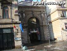 [P08] Intrarea in Pasajul Villacros dinspre Lipscani, celalalt capat fiind pe Calea Victoriei. » foto by costin1968
 - 
<span class="allrVoted glyphicon glyphicon-heart hidden" id="av177070"></span>
<a class="m-l-10 hidden" id="sv177070" onclick="voting_Foto_DelVot(,177070,3511)" role="button">șterge vot <span class="glyphicon glyphicon-remove"></span></a>
<a id="v9177070" class=" c-red"  onclick="voting_Foto_SetVot(177070)" role="button"><span class="glyphicon glyphicon-heart-empty"></span> <b>LIKE</b> = Votează poza</a> <img class="hidden"  id="f177070W9" src="/imagini/loader.gif" border="0" /><span class="AjErrMes hidden" id="e177070ErM"></span>