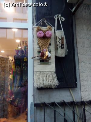 [P27] Suveniruri pe Selari, detaliu.  » foto by danaeldreny*
 - 
<span class="allrVoted glyphicon glyphicon-heart hidden" id="av843434"></span>
<a class="m-l-10 hidden" id="sv843434" onclick="voting_Foto_DelVot(,843434,3511)" role="button">șterge vot <span class="glyphicon glyphicon-remove"></span></a>
<a id="v9843434" class=" c-red"  onclick="voting_Foto_SetVot(843434)" role="button"><span class="glyphicon glyphicon-heart-empty"></span> <b>LIKE</b> = Votează poza</a> <img class="hidden"  id="f843434W9" src="/imagini/loader.gif" border="0" /><span class="AjErrMes hidden" id="e843434ErM"></span>