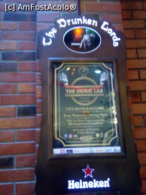 [P08] La intrarea in pasajul ce duce de la strada Blanari spre strada Lipscani, detaliu.  » foto by danaeldreny*
 - 
<span class="allrVoted glyphicon glyphicon-heart hidden" id="av843411"></span>
<a class="m-l-10 hidden" id="sv843411" onclick="voting_Foto_DelVot(,843411,3511)" role="button">șterge vot <span class="glyphicon glyphicon-remove"></span></a>
<a id="v9843411" class=" c-red"  onclick="voting_Foto_SetVot(843411)" role="button"><span class="glyphicon glyphicon-heart-empty"></span> <b>LIKE</b> = Votează poza</a> <img class="hidden"  id="f843411W9" src="/imagini/loader.gif" border="0" /><span class="AjErrMes hidden" id="e843411ErM"></span>