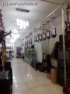 [P13] Magazinul Muzica - Calea Victoriei, numărul 41 – 43, București,  » foto by danaeldreny*
 - 
<span class="allrVoted glyphicon glyphicon-heart hidden" id="av858274"></span>
<a class="m-l-10 hidden" id="sv858274" onclick="voting_Foto_DelVot(,858274,3511)" role="button">șterge vot <span class="glyphicon glyphicon-remove"></span></a>
<a id="v9858274" class=" c-red"  onclick="voting_Foto_SetVot(858274)" role="button"><span class="glyphicon glyphicon-heart-empty"></span> <b>LIKE</b> = Votează poza</a> <img class="hidden"  id="f858274W9" src="/imagini/loader.gif" border="0" /><span class="AjErrMes hidden" id="e858274ErM"></span>