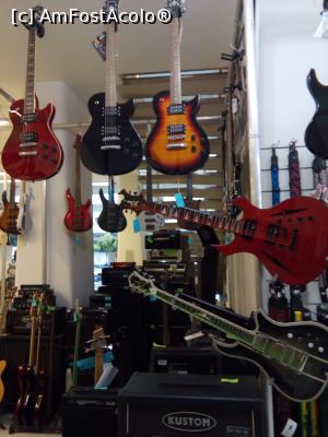 [P16] Magazinul Muzica - Calea Victoriei, numărul 41 – 43, București,  » foto by danaeldreny*
 - 
<span class="allrVoted glyphicon glyphicon-heart hidden" id="av858277"></span>
<a class="m-l-10 hidden" id="sv858277" onclick="voting_Foto_DelVot(,858277,3511)" role="button">șterge vot <span class="glyphicon glyphicon-remove"></span></a>
<a id="v9858277" class=" c-red"  onclick="voting_Foto_SetVot(858277)" role="button"><span class="glyphicon glyphicon-heart-empty"></span> <b>LIKE</b> = Votează poza</a> <img class="hidden"  id="f858277W9" src="/imagini/loader.gif" border="0" /><span class="AjErrMes hidden" id="e858277ErM"></span>