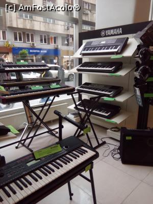 [P33] Magazinul Muzica - Calea Victoriei, numărul 41 – 43, București,  » foto by danaeldreny*
 - 
<span class="allrVoted glyphicon glyphicon-heart hidden" id="av858294"></span>
<a class="m-l-10 hidden" id="sv858294" onclick="voting_Foto_DelVot(,858294,3511)" role="button">șterge vot <span class="glyphicon glyphicon-remove"></span></a>
<a id="v9858294" class=" c-red"  onclick="voting_Foto_SetVot(858294)" role="button"><span class="glyphicon glyphicon-heart-empty"></span> <b>LIKE</b> = Votează poza</a> <img class="hidden"  id="f858294W9" src="/imagini/loader.gif" border="0" /><span class="AjErrMes hidden" id="e858294ErM"></span>