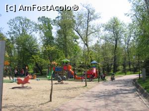 [P07] Loc de joacă în Herăstrău » foto by Michi
 - 
<span class="allrVoted glyphicon glyphicon-heart hidden" id="av1259360"></span>
<a class="m-l-10 hidden" id="sv1259360" onclick="voting_Foto_DelVot(,1259360,3511)" role="button">șterge vot <span class="glyphicon glyphicon-remove"></span></a>
<a id="v91259360" class=" c-red"  onclick="voting_Foto_SetVot(1259360)" role="button"><span class="glyphicon glyphicon-heart-empty"></span> <b>LIKE</b> = Votează poza</a> <img class="hidden"  id="f1259360W9" src="/imagini/loader.gif" border="0" /><span class="AjErrMes hidden" id="e1259360ErM"></span>