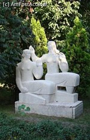 [P21] Sculptură &icirc;n piatră de G. Apostu, &icirc;n parcul Floreasca » foto by Michi
 - 
<span class="allrVoted glyphicon glyphicon-heart hidden" id="av1290993"></span>
<a class="m-l-10 hidden" id="sv1290993" onclick="voting_Foto_DelVot(,1290993,3511)" role="button">șterge vot <span class="glyphicon glyphicon-remove"></span></a>
<a id="v91290993" class=" c-red"  onclick="voting_Foto_SetVot(1290993)" role="button"><span class="glyphicon glyphicon-heart-empty"></span> <b>LIKE</b> = Votează poza</a> <img class="hidden"  id="f1290993W9" src="/imagini/loader.gif" border="0" /><span class="AjErrMes hidden" id="e1290993ErM"></span>