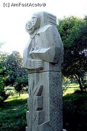 [P22] Sculptură &icirc;n piatră de I.Vlasiu  &icirc;n parcul Floreasca » foto by Michi
 - 
<span class="allrVoted glyphicon glyphicon-heart hidden" id="av1290994"></span>
<a class="m-l-10 hidden" id="sv1290994" onclick="voting_Foto_DelVot(,1290994,3511)" role="button">șterge vot <span class="glyphicon glyphicon-remove"></span></a>
<a id="v91290994" class=" c-red"  onclick="voting_Foto_SetVot(1290994)" role="button"><span class="glyphicon glyphicon-heart-empty"></span> <b>LIKE</b> = Votează poza</a> <img class="hidden"  id="f1290994W9" src="/imagini/loader.gif" border="0" /><span class="AjErrMes hidden" id="e1290994ErM"></span>