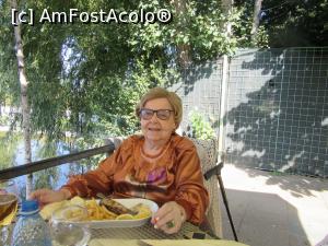 [P32] Mama Michi la terasa Diesel » foto by Michi
 - 
<span class="allrVoted glyphicon glyphicon-heart hidden" id="av1291004"></span>
<a class="m-l-10 hidden" id="sv1291004" onclick="voting_Foto_DelVot(,1291004,3511)" role="button">șterge vot <span class="glyphicon glyphicon-remove"></span></a>
<a id="v91291004" class=" c-red"  onclick="voting_Foto_SetVot(1291004)" role="button"><span class="glyphicon glyphicon-heart-empty"></span> <b>LIKE</b> = Votează poza</a> <img class="hidden"  id="f1291004W9" src="/imagini/loader.gif" border="0" /><span class="AjErrMes hidden" id="e1291004ErM"></span>