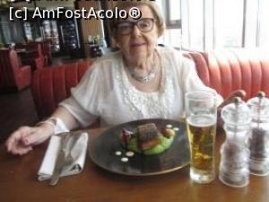 [P12] La restaurantul Nor la et.36 » foto by Michi
 - 
<span class="allrVoted glyphicon glyphicon-heart hidden" id="av1291634"></span>
<a class="m-l-10 hidden" id="sv1291634" onclick="voting_Foto_DelVot(,1291634,3511)" role="button">șterge vot <span class="glyphicon glyphicon-remove"></span></a>
<a id="v91291634" class=" c-red"  onclick="voting_Foto_SetVot(1291634)" role="button"><span class="glyphicon glyphicon-heart-empty"></span> <b>LIKE</b> = Votează poza</a> <img class="hidden"  id="f1291634W9" src="/imagini/loader.gif" border="0" /><span class="AjErrMes hidden" id="e1291634ErM"></span>