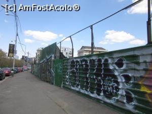 [P08] Gardul &icirc;nalt de 2m cu care e &icirc;mprejmuit terenul viran » foto by Michi
 - 
<span class="allrVoted glyphicon glyphicon-heart hidden" id="av1294080"></span>
<a class="m-l-10 hidden" id="sv1294080" onclick="voting_Foto_DelVot(,1294080,3511)" role="button">șterge vot <span class="glyphicon glyphicon-remove"></span></a>
<a id="v91294080" class=" c-red"  onclick="voting_Foto_SetVot(1294080)" role="button"><span class="glyphicon glyphicon-heart-empty"></span> <b>LIKE</b> = Votează poza</a> <img class="hidden"  id="f1294080W9" src="/imagini/loader.gif" border="0" /><span class="AjErrMes hidden" id="e1294080ErM"></span>