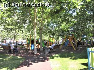 [P09] Părculeţul din faţa magazinului Bucur Obor » foto by Michi
 - 
<span class="allrVoted glyphicon glyphicon-heart hidden" id="av1307093"></span>
<a class="m-l-10 hidden" id="sv1307093" onclick="voting_Foto_DelVot(,1307093,3511)" role="button">șterge vot <span class="glyphicon glyphicon-remove"></span></a>
<a id="v91307093" class=" c-red"  onclick="voting_Foto_SetVot(1307093)" role="button"><span class="glyphicon glyphicon-heart-empty"></span> <b>LIKE</b> = Votează poza</a> <img class="hidden"  id="f1307093W9" src="/imagini/loader.gif" border="0" /><span class="AjErrMes hidden" id="e1307093ErM"></span>