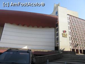 [P04] Faţadă teatru, Sala Mică » foto by Michi
 - 
<span class="allrVoted glyphicon glyphicon-heart hidden" id="av1356850"></span>
<a class="m-l-10 hidden" id="sv1356850" onclick="voting_Foto_DelVot(,1356850,3511)" role="button">șterge vot <span class="glyphicon glyphicon-remove"></span></a>
<a id="v91356850" class=" c-red"  onclick="voting_Foto_SetVot(1356850)" role="button"><span class="glyphicon glyphicon-heart-empty"></span> <b>LIKE</b> = Votează poza</a> <img class="hidden"  id="f1356850W9" src="/imagini/loader.gif" border="0" /><span class="AjErrMes hidden" id="e1356850ErM"></span>