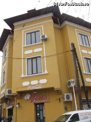 [P09] Casă veche prost refăcută » foto by Michi
 - 
<span class="allrVoted glyphicon glyphicon-heart hidden" id="av502612"></span>
<a class="m-l-10 hidden" id="sv502612" onclick="voting_Foto_DelVot(,502612,3511)" role="button">șterge vot <span class="glyphicon glyphicon-remove"></span></a>
<a id="v9502612" class=" c-red"  onclick="voting_Foto_SetVot(502612)" role="button"><span class="glyphicon glyphicon-heart-empty"></span> <b>LIKE</b> = Votează poza</a> <img class="hidden"  id="f502612W9" src="/imagini/loader.gif" border="0" /><span class="AjErrMes hidden" id="e502612ErM"></span>