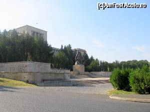 [P10] Statuia Ostaşilor Români » foto by Michi
 - 
<span class="allrVoted glyphicon glyphicon-heart hidden" id="av559702"></span>
<a class="m-l-10 hidden" id="sv559702" onclick="voting_Foto_DelVot(,559702,3511)" role="button">șterge vot <span class="glyphicon glyphicon-remove"></span></a>
<a id="v9559702" class=" c-red"  onclick="voting_Foto_SetVot(559702)" role="button"><span class="glyphicon glyphicon-heart-empty"></span> <b>LIKE</b> = Votează poza</a> <img class="hidden"  id="f559702W9" src="/imagini/loader.gif" border="0" /><span class="AjErrMes hidden" id="e559702ErM"></span>