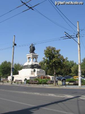 [P07] Statuia Eroilor Sanitari » foto by Michi
 - 
<span class="allrVoted glyphicon glyphicon-heart hidden" id="av559699"></span>
<a class="m-l-10 hidden" id="sv559699" onclick="voting_Foto_DelVot(,559699,3511)" role="button">șterge vot <span class="glyphicon glyphicon-remove"></span></a>
<a id="v9559699" class=" c-red"  onclick="voting_Foto_SetVot(559699)" role="button"><span class="glyphicon glyphicon-heart-empty"></span> <b>LIKE</b> = Votează poza</a> <img class="hidden"  id="f559699W9" src="/imagini/loader.gif" border="0" /><span class="AjErrMes hidden" id="e559699ErM"></span>