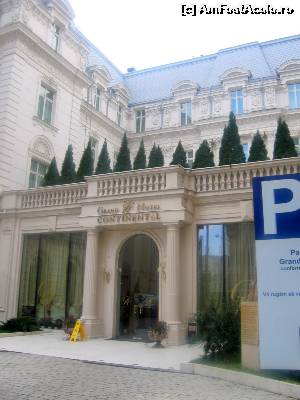 [P13] Intrarea de pe Câmpineanu în hotel Continental » foto by Michi
 - 
<span class="allrVoted glyphicon glyphicon-heart hidden" id="av596057"></span>
<a class="m-l-10 hidden" id="sv596057" onclick="voting_Foto_DelVot(,596057,3511)" role="button">șterge vot <span class="glyphicon glyphicon-remove"></span></a>
<a id="v9596057" class=" c-red"  onclick="voting_Foto_SetVot(596057)" role="button"><span class="glyphicon glyphicon-heart-empty"></span> <b>LIKE</b> = Votează poza</a> <img class="hidden"  id="f596057W9" src="/imagini/loader.gif" border="0" /><span class="AjErrMes hidden" id="e596057ErM"></span>