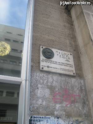 [P20] Placa de marmură comemorativă pt. Mihail Eminescu » foto by Michi
 - 
<span class="allrVoted glyphicon glyphicon-heart hidden" id="av596313"></span>
<a class="m-l-10 hidden" id="sv596313" onclick="voting_Foto_DelVot(,596313,3511)" role="button">șterge vot <span class="glyphicon glyphicon-remove"></span></a>
<a id="v9596313" class=" c-red"  onclick="voting_Foto_SetVot(596313)" role="button"><span class="glyphicon glyphicon-heart-empty"></span> <b>LIKE</b> = Votează poza</a> <img class="hidden"  id="f596313W9" src="/imagini/loader.gif" border="0" /><span class="AjErrMes hidden" id="e596313ErM"></span>