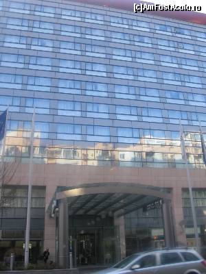 [P17] Intrare hotel Radisson » foto by Michi
 - 
<span class="allrVoted glyphicon glyphicon-heart hidden" id="av596464"></span>
<a class="m-l-10 hidden" id="sv596464" onclick="voting_Foto_DelVot(,596464,3511)" role="button">șterge vot <span class="glyphicon glyphicon-remove"></span></a>
<a id="v9596464" class=" c-red"  onclick="voting_Foto_SetVot(596464)" role="button"><span class="glyphicon glyphicon-heart-empty"></span> <b>LIKE</b> = Votează poza</a> <img class="hidden"  id="f596464W9" src="/imagini/loader.gif" border="0" /><span class="AjErrMes hidden" id="e596464ErM"></span>
