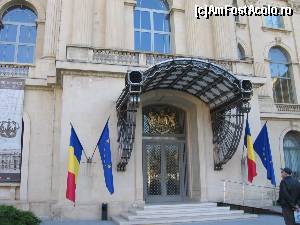 [P05] Intrarea principală în palat » foto by Michi
 - 
<span class="allrVoted glyphicon glyphicon-heart hidden" id="av596452"></span>
<a class="m-l-10 hidden" id="sv596452" onclick="voting_Foto_DelVot(,596452,3511)" role="button">șterge vot <span class="glyphicon glyphicon-remove"></span></a>
<a id="v9596452" class=" c-red"  onclick="voting_Foto_SetVot(596452)" role="button"><span class="glyphicon glyphicon-heart-empty"></span> <b>LIKE</b> = Votează poza</a> <img class="hidden"  id="f596452W9" src="/imagini/loader.gif" border="0" /><span class="AjErrMes hidden" id="e596452ErM"></span>