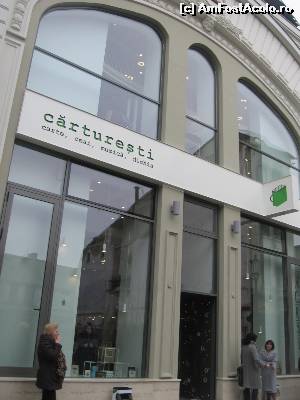 [P02] Faţada librăriei Cărtureşti » foto by Michi
 - 
<span class="allrVoted glyphicon glyphicon-heart hidden" id="av603423"></span>
<a class="m-l-10 hidden" id="sv603423" onclick="voting_Foto_DelVot(,603423,3511)" role="button">șterge vot <span class="glyphicon glyphicon-remove"></span></a>
<a id="v9603423" class=" c-red"  onclick="voting_Foto_SetVot(603423)" role="button"><span class="glyphicon glyphicon-heart-empty"></span> <b>LIKE</b> = Votează poza</a> <img class="hidden"  id="f603423W9" src="/imagini/loader.gif" border="0" /><span class="AjErrMes hidden" id="e603423ErM"></span>