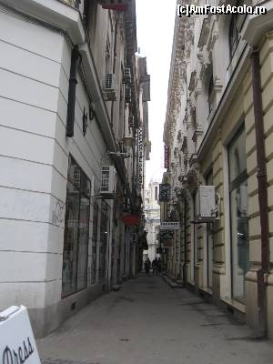 [P16] Pasajul Şelari trecere din Lipscani spre Blănari şi Doamnei » foto by Michi
 - 
<span class="allrVoted glyphicon glyphicon-heart hidden" id="av603883"></span>
<a class="m-l-10 hidden" id="sv603883" onclick="voting_Foto_DelVot(,603883,3511)" role="button">șterge vot <span class="glyphicon glyphicon-remove"></span></a>
<a id="v9603883" class=" c-red"  onclick="voting_Foto_SetVot(603883)" role="button"><span class="glyphicon glyphicon-heart-empty"></span> <b>LIKE</b> = Votează poza</a> <img class="hidden"  id="f603883W9" src="/imagini/loader.gif" border="0" /><span class="AjErrMes hidden" id="e603883ErM"></span>