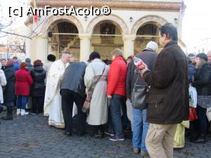 [P11] De Bobotează la biserica Mântuleasa » foto by Michi
 - 
<span class="allrVoted glyphicon glyphicon-heart hidden" id="av938270"></span>
<a class="m-l-10 hidden" id="sv938270" onclick="voting_Foto_DelVot(,938270,3511)" role="button">șterge vot <span class="glyphicon glyphicon-remove"></span></a>
<a id="v9938270" class=" c-red"  onclick="voting_Foto_SetVot(938270)" role="button"><span class="glyphicon glyphicon-heart-empty"></span> <b>LIKE</b> = Votează poza</a> <img class="hidden"  id="f938270W9" src="/imagini/loader.gif" border="0" /><span class="AjErrMes hidden" id="e938270ErM"></span>