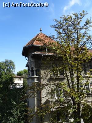 [P20] Vila Mimi (Casa cu lei) - Cotroceni. » foto by tata123 🔱
 - 
<span class="allrVoted glyphicon glyphicon-heart hidden" id="av1196926"></span>
<a class="m-l-10 hidden" id="sv1196926" onclick="voting_Foto_DelVot(,1196926,3511)" role="button">șterge vot <span class="glyphicon glyphicon-remove"></span></a>
<a id="v91196926" class=" c-red"  onclick="voting_Foto_SetVot(1196926)" role="button"><span class="glyphicon glyphicon-heart-empty"></span> <b>LIKE</b> = Votează poza</a> <img class="hidden"  id="f1196926W9" src="/imagini/loader.gif" border="0" /><span class="AjErrMes hidden" id="e1196926ErM"></span>