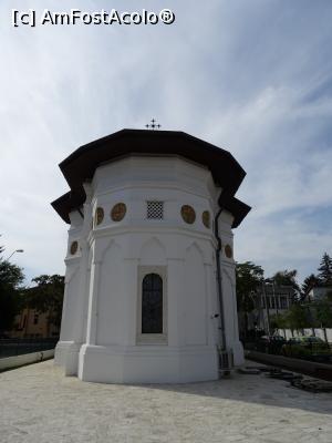 [P22] Biserica Sf. Elefterie Vechi - Cotroceni. » foto by tata123 🔱
 - 
<span class="allrVoted glyphicon glyphicon-heart hidden" id="av1196928"></span>
<a class="m-l-10 hidden" id="sv1196928" onclick="voting_Foto_DelVot(,1196928,3511)" role="button">șterge vot <span class="glyphicon glyphicon-remove"></span></a>
<a id="v91196928" class=" c-red"  onclick="voting_Foto_SetVot(1196928)" role="button"><span class="glyphicon glyphicon-heart-empty"></span> <b>LIKE</b> = Votează poza</a> <img class="hidden"  id="f1196928W9" src="/imagini/loader.gif" border="0" /><span class="AjErrMes hidden" id="e1196928ErM"></span>