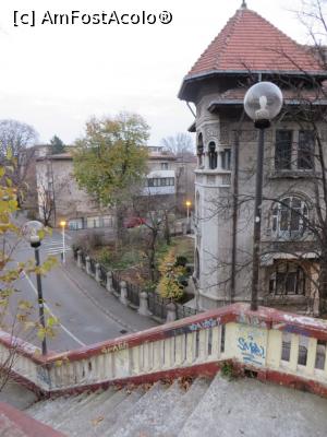 [P24] Scara dinspre Academia Militară și Vila Mimi - Cotroceni. » foto by tata123 🔱
 - 
<span class="allrVoted glyphicon glyphicon-heart hidden" id="av1196930"></span>
<a class="m-l-10 hidden" id="sv1196930" onclick="voting_Foto_DelVot(,1196930,3511)" role="button">șterge vot <span class="glyphicon glyphicon-remove"></span></a>
<a id="v91196930" class=" c-red"  onclick="voting_Foto_SetVot(1196930)" role="button"><span class="glyphicon glyphicon-heart-empty"></span> <b>LIKE</b> = Votează poza</a> <img class="hidden"  id="f1196930W9" src="/imagini/loader.gif" border="0" /><span class="AjErrMes hidden" id="e1196930ErM"></span>