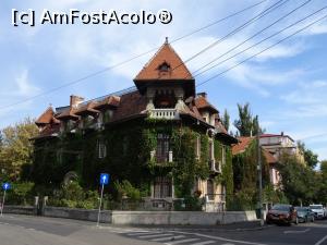 [P08] Casă &icirc;n Cotroceni. » foto by tata123 🔱
 - 
<span class="allrVoted glyphicon glyphicon-heart hidden" id="av1196914"></span>
<a class="m-l-10 hidden" id="sv1196914" onclick="voting_Foto_DelVot(,1196914,3511)" role="button">șterge vot <span class="glyphicon glyphicon-remove"></span></a>
<a id="v91196914" class=" c-red"  onclick="voting_Foto_SetVot(1196914)" role="button"><span class="glyphicon glyphicon-heart-empty"></span> <b>LIKE</b> = Votează poza</a> <img class="hidden"  id="f1196914W9" src="/imagini/loader.gif" border="0" /><span class="AjErrMes hidden" id="e1196914ErM"></span>