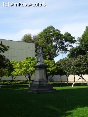 [P15] Statuia Anei Davila - Cotroceni. » foto by tata123 🔱
 - 
<span class="allrVoted glyphicon glyphicon-heart hidden" id="av1200758"></span>
<a class="m-l-10 hidden" id="sv1200758" onclick="voting_Foto_DelVot(,1200758,3511)" role="button">șterge vot <span class="glyphicon glyphicon-remove"></span></a>
<a id="v91200758" class=" c-red"  onclick="voting_Foto_SetVot(1200758)" role="button"><span class="glyphicon glyphicon-heart-empty"></span> <b>LIKE</b> = Votează poza</a> <img class="hidden"  id="f1200758W9" src="/imagini/loader.gif" border="0" /><span class="AjErrMes hidden" id="e1200758ErM"></span>