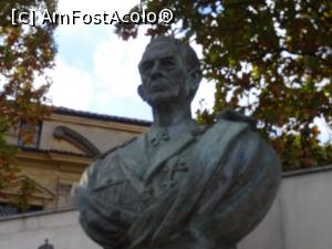 [P10] Bustul MS Regele Mihai I - sculptor Valentin Tănase. » foto by tata123 🔱
 - 
<span class="allrVoted glyphicon glyphicon-heart hidden" id="av1268425"></span>
<a class="m-l-10 hidden" id="sv1268425" onclick="voting_Foto_DelVot(,1268425,3511)" role="button">șterge vot <span class="glyphicon glyphicon-remove"></span></a>
<a id="v91268425" class=" c-red"  onclick="voting_Foto_SetVot(1268425)" role="button"><span class="glyphicon glyphicon-heart-empty"></span> <b>LIKE</b> = Votează poza</a> <img class="hidden"  id="f1268425W9" src="/imagini/loader.gif" border="0" /><span class="AjErrMes hidden" id="e1268425ErM"></span>